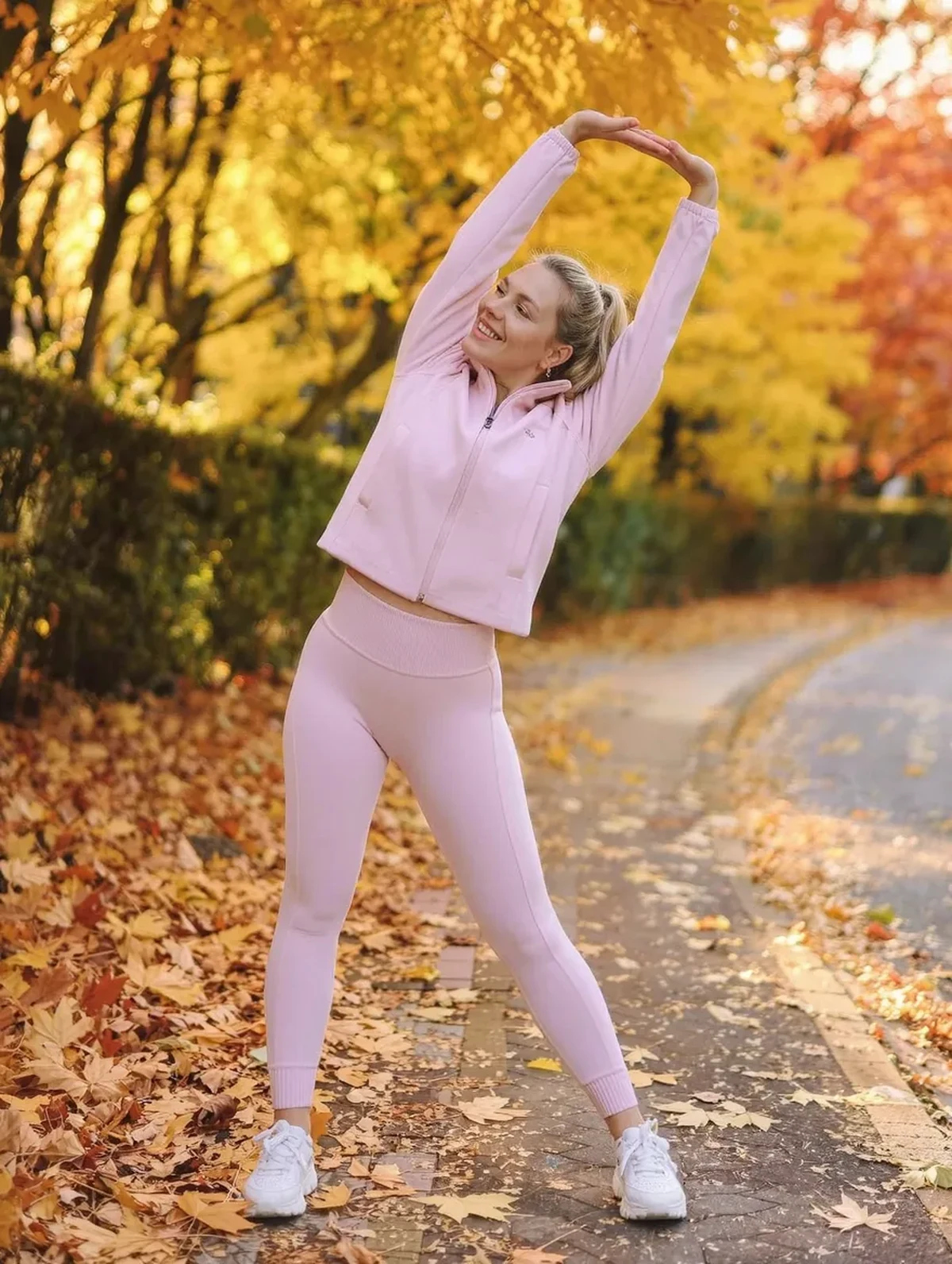 Why Your Hips Feel Tight After a Long Walk Postpartum — and the 5-Minute Reset
